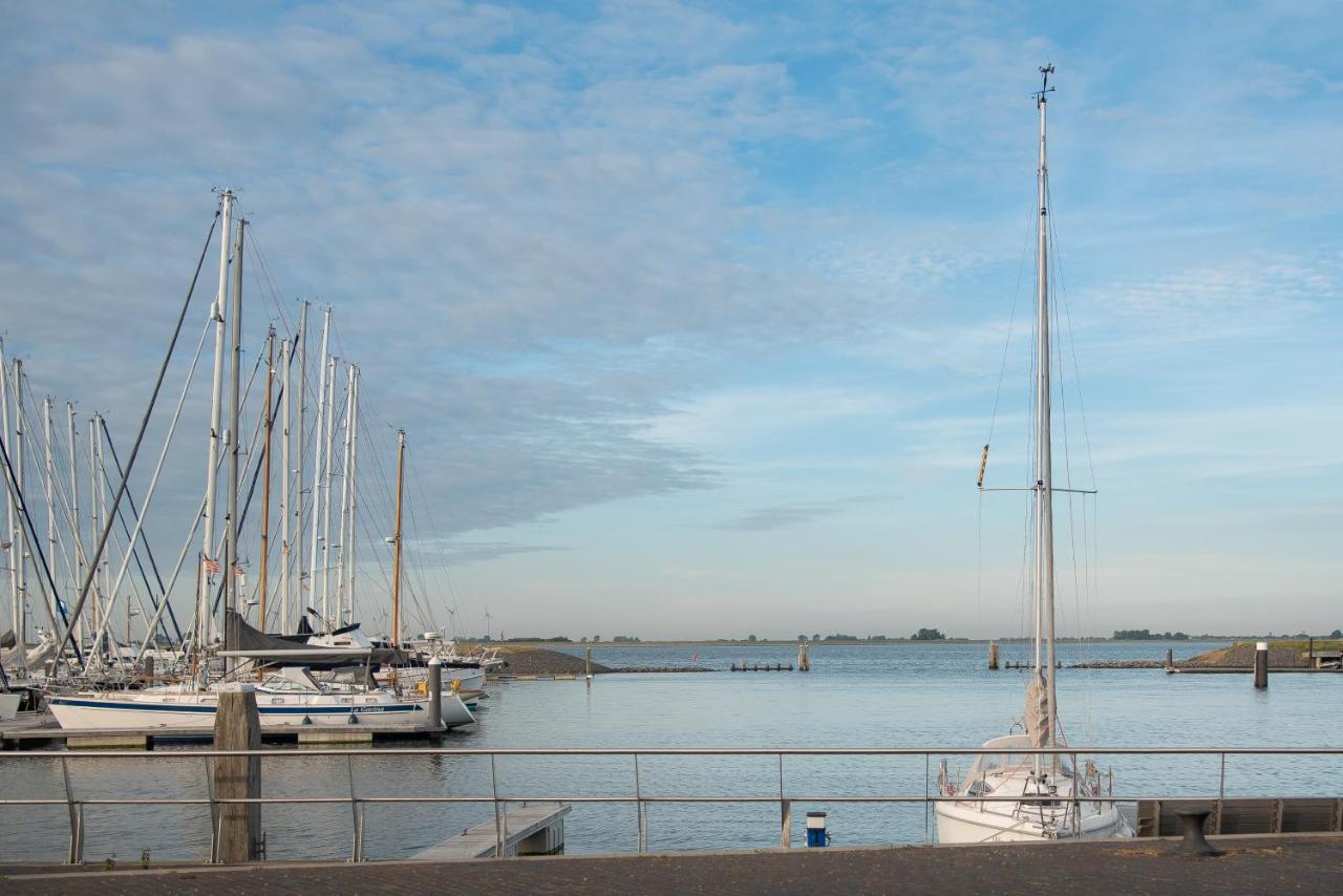 Luxe Chalets In Zeeland Aan De Kust Sint Annaland Exteriör bild