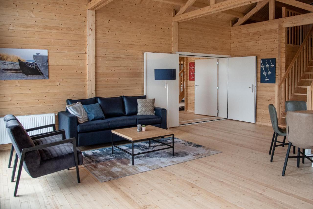 Luxe Chalets In Zeeland Aan De Kust Sint Annaland Exteriör bild