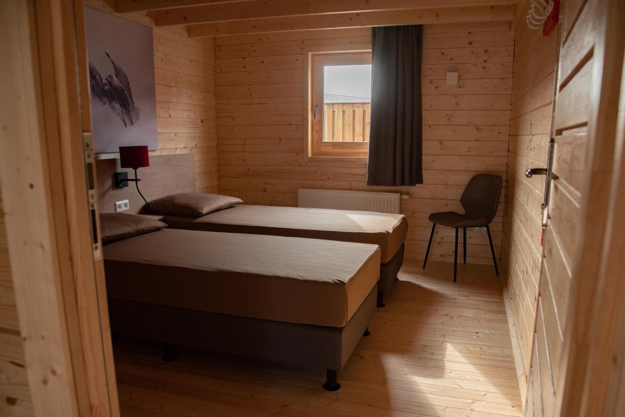 Luxe Chalets In Zeeland Aan De Kust Sint Annaland Exteriör bild