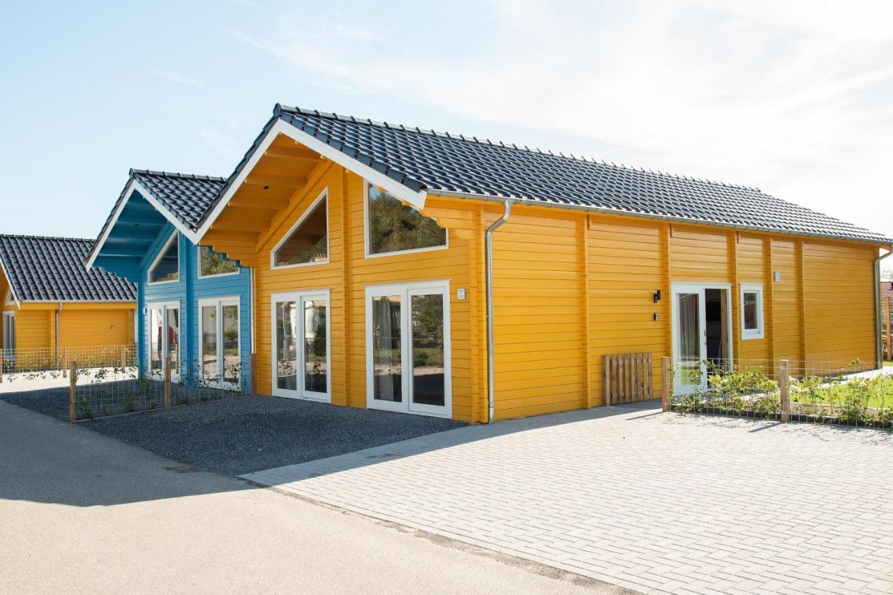 Luxe Chalets In Zeeland Aan De Kust Sint Annaland Exteriör bild